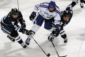 开云体育app-阿圭罗的跨界之夜，当足球巨星点亮NBA季后赛的疯狂