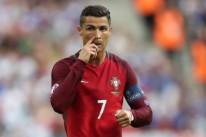 开云体育中国-西甲国家德比之夜，拉什福德关键回合不手软，红魔利刃如何刺穿银河战舰