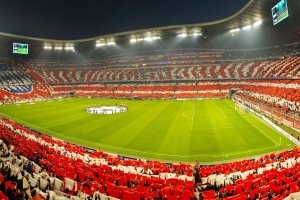 开云体育在线-切尔西完胜巴拉圭，拉亚在西甲国家德比接管比赛，足球世界的权力转移与战术革命