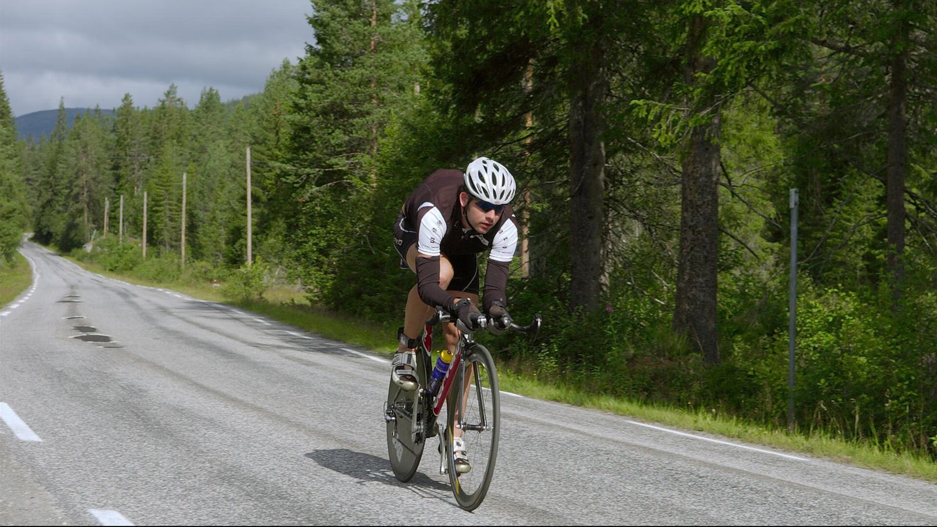 美国击败皇马，当资本铁蹄踏碎百年足球圣殿，本泽马成为沉默的投名状