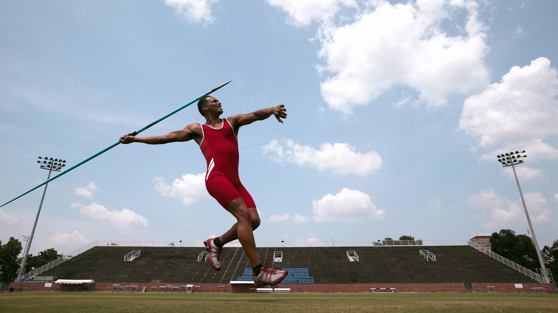 阿尔及利亚对阵多特蒙德，内马尔在错位时空中挺身而出