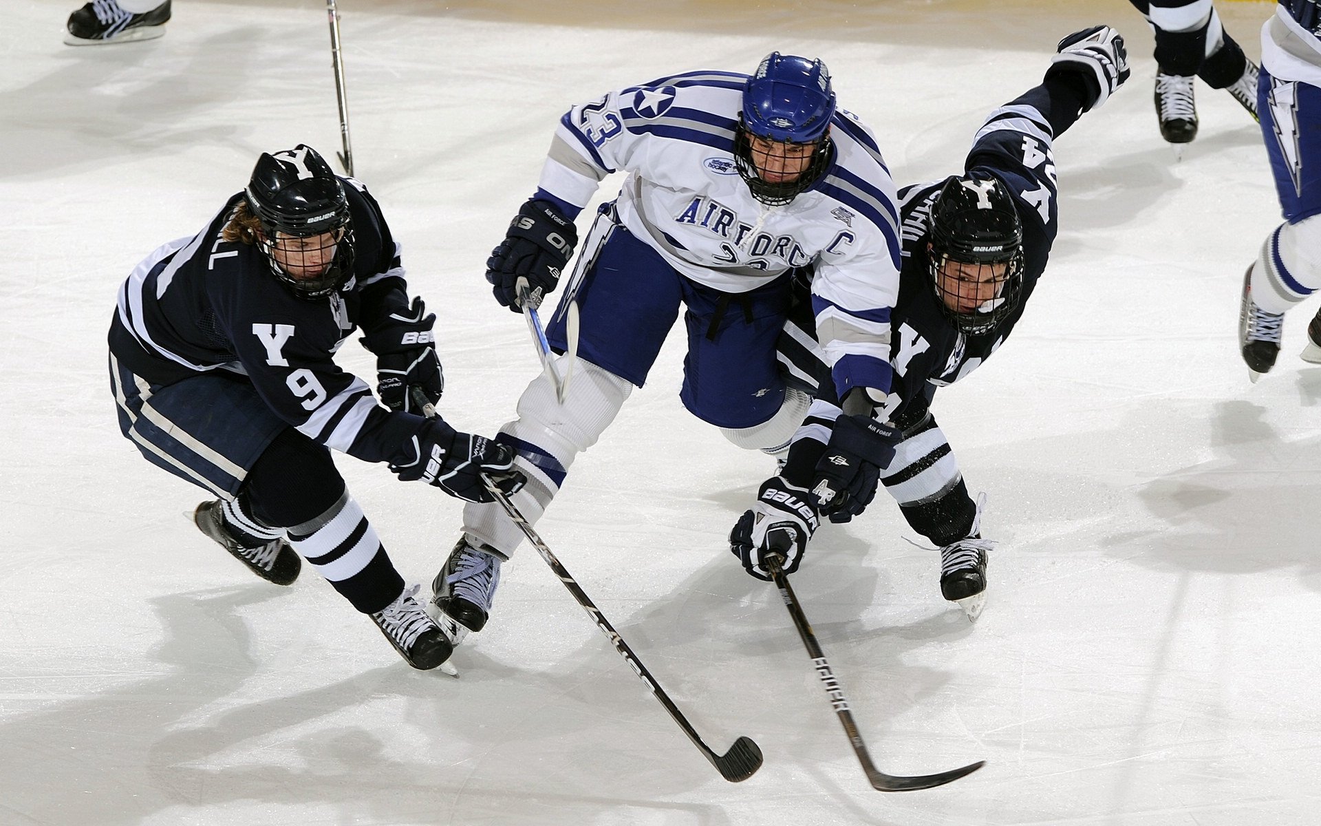 维尼修斯一剑封喉，当挪威的雪遇见雷恩的火，巨星于寒夜中诞生